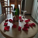 Le Patio De Luchon 住宿加早餐酒店 3*