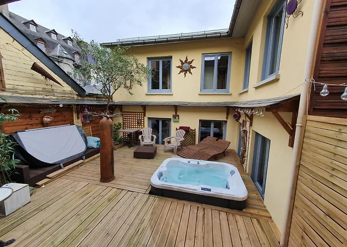 Le Patio De Luchon 3* Bagnères-de-Luchon