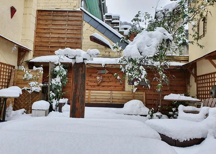 Le Patio De Luchon Bed & Breakfast